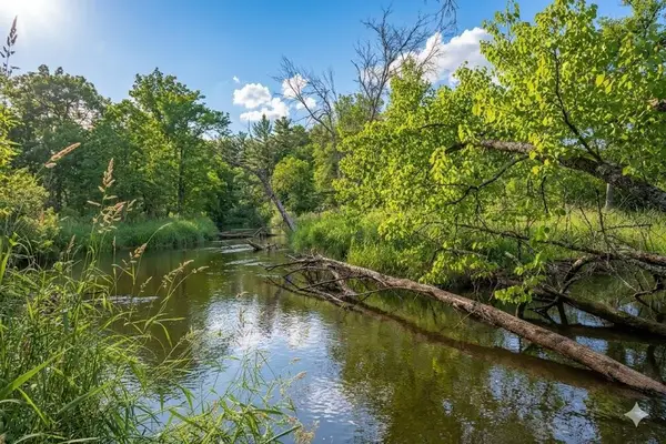 907 W Trout Valley Road, Hancock, WI 54943