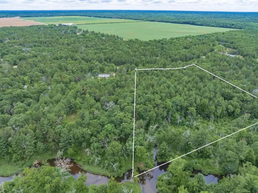 907 W Trout Valley Road, Hancock, WI 54943 - #3