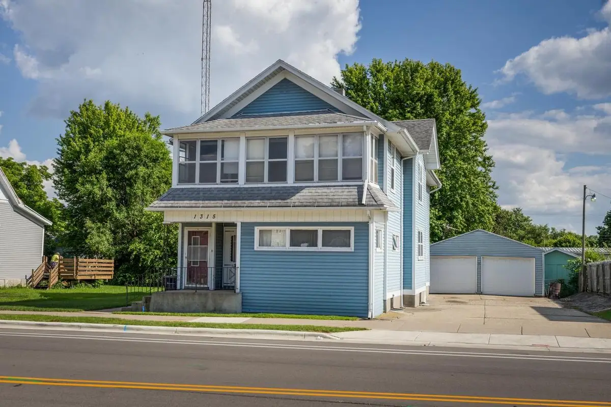 1315 W Court Street, Janesville, WI 53548 - #1