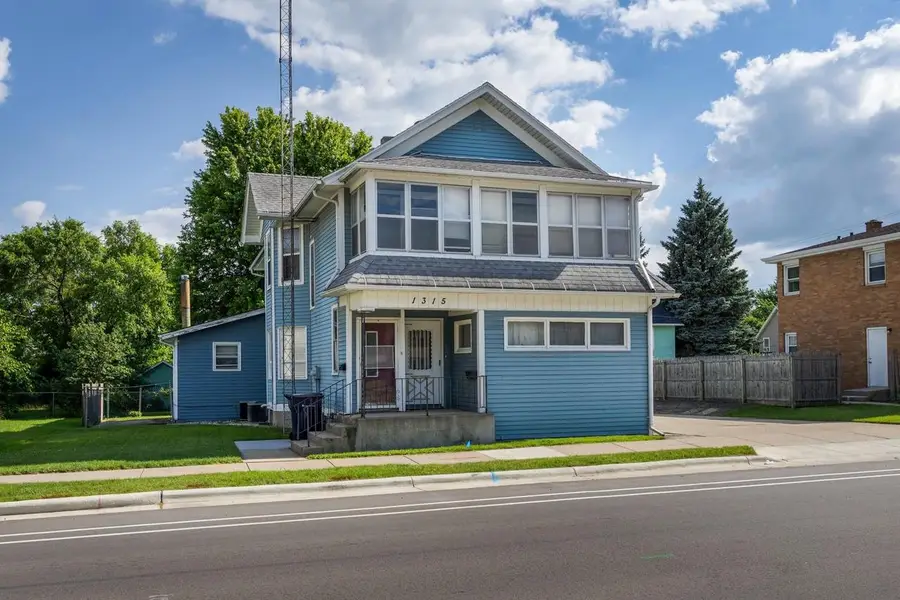 1315 W Court Street, Janesville, WI 53548 - #2