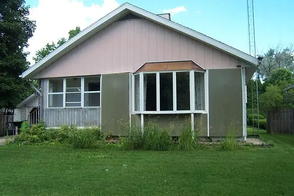 812 E Jefferson Street, Waupun, WI 53963