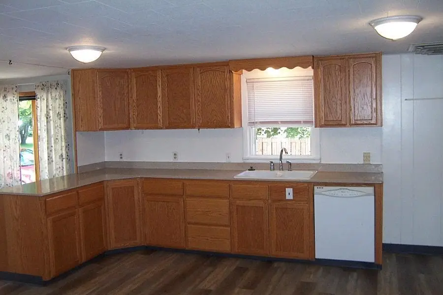 812 E Jefferson Street, Waupun, WI 53963 - #2