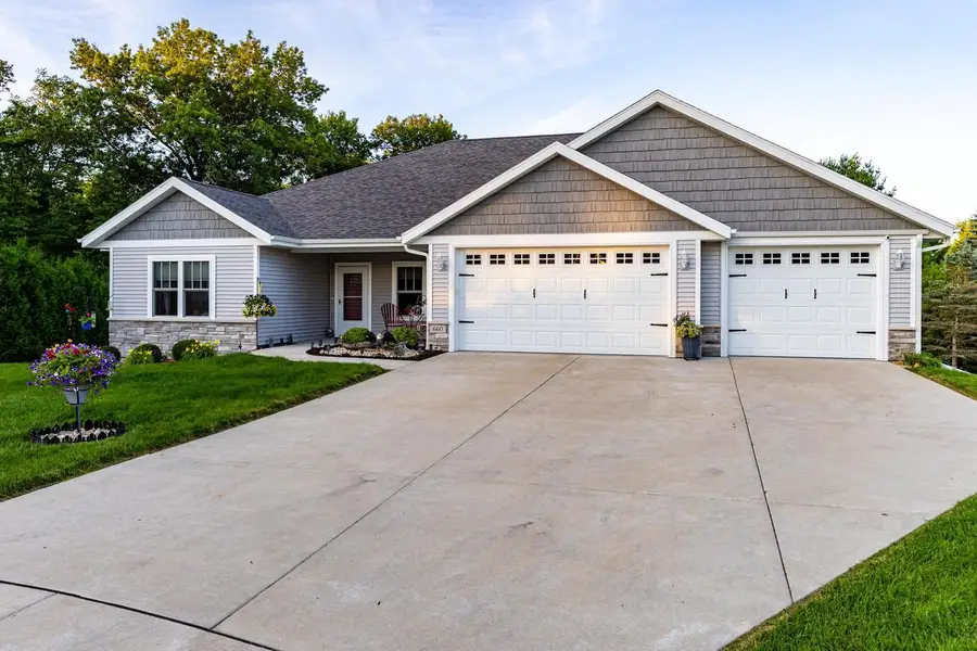 660 Lakeview Avenue, Merrimac, WI 53561 - #2