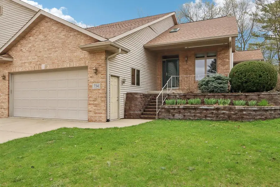 734 8th Street, Prairie Du Sac, WI 53578 - #2