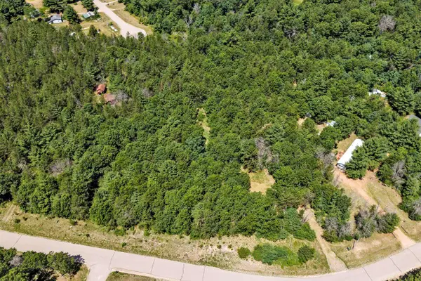 950 W Trout Valley Road, Hancock, WI 54943