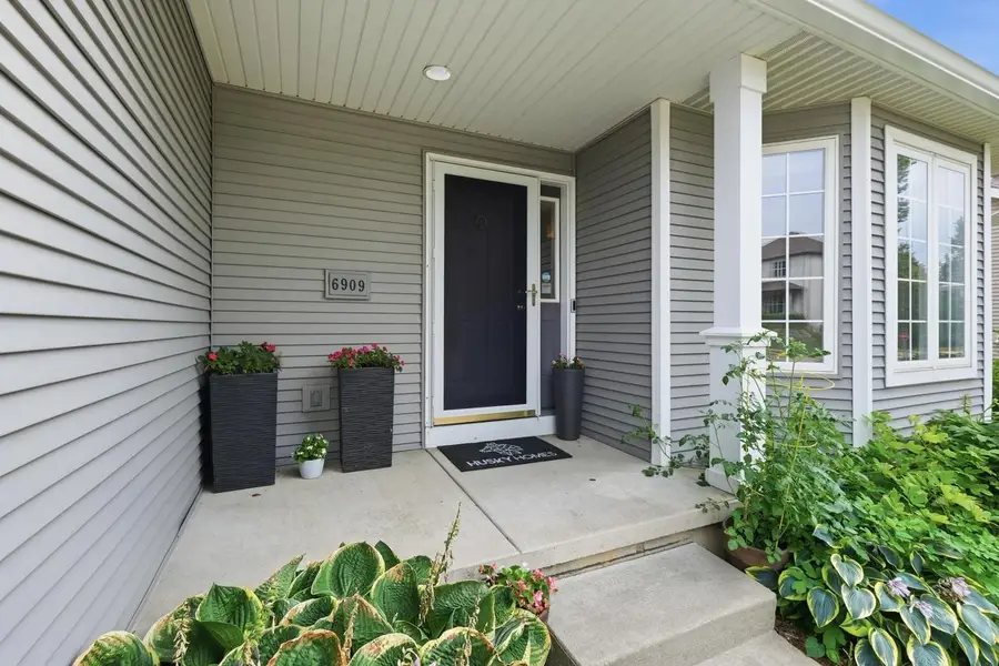 6909 Dominion Drive, Madison, WI 53718 - #3