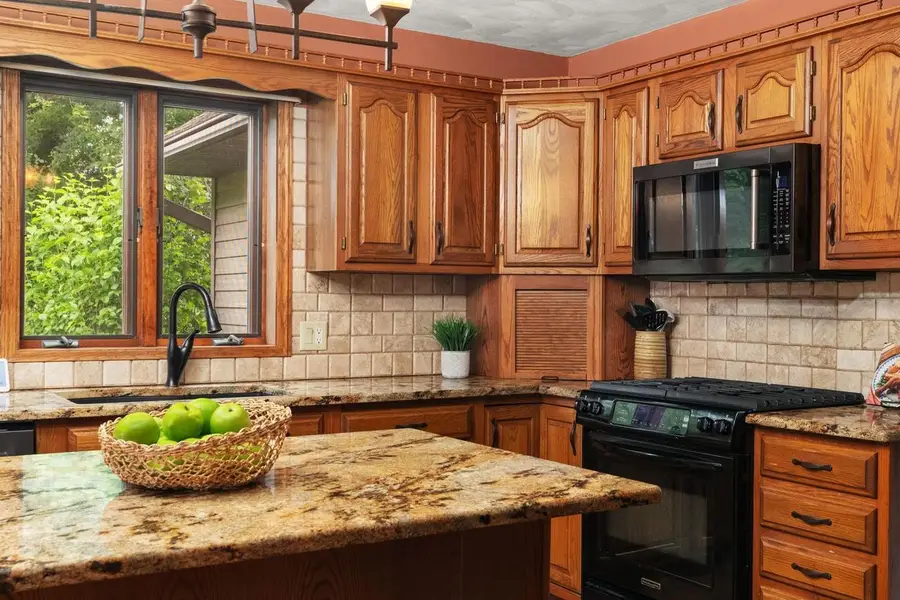 22 Stacy Lane, Madison, WI 53716 - #3