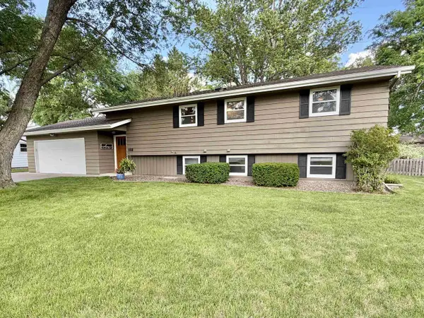 744 Sussex Drive, Janesville, WI 53546