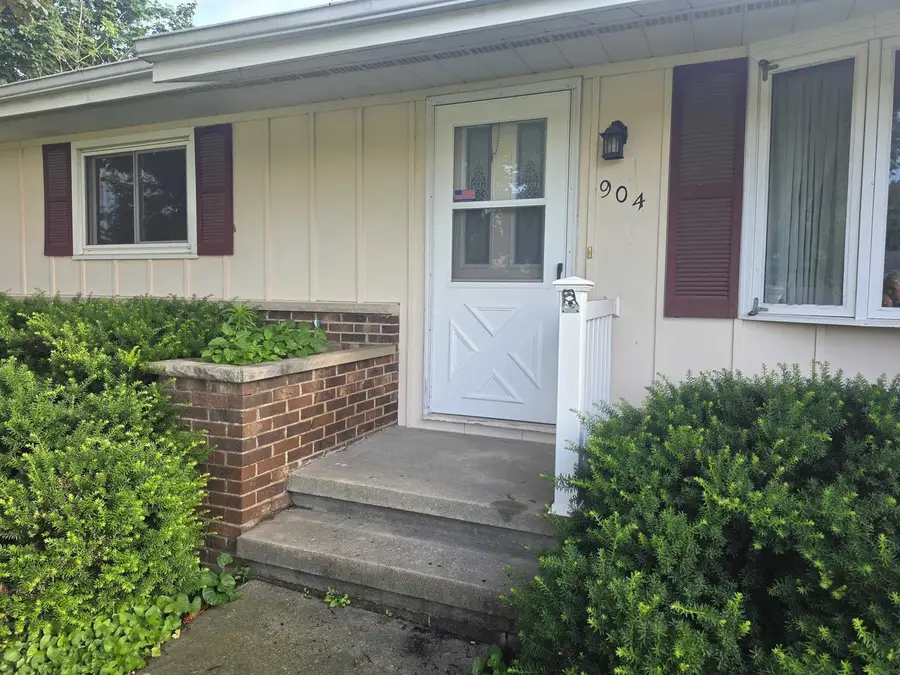904 Pleasant Avenue, Waupun, WI 53963 - #2