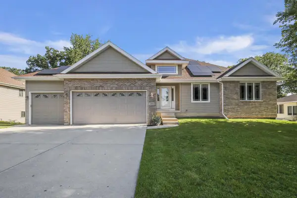 308 Skyland Way, Deerfield, WI 53531