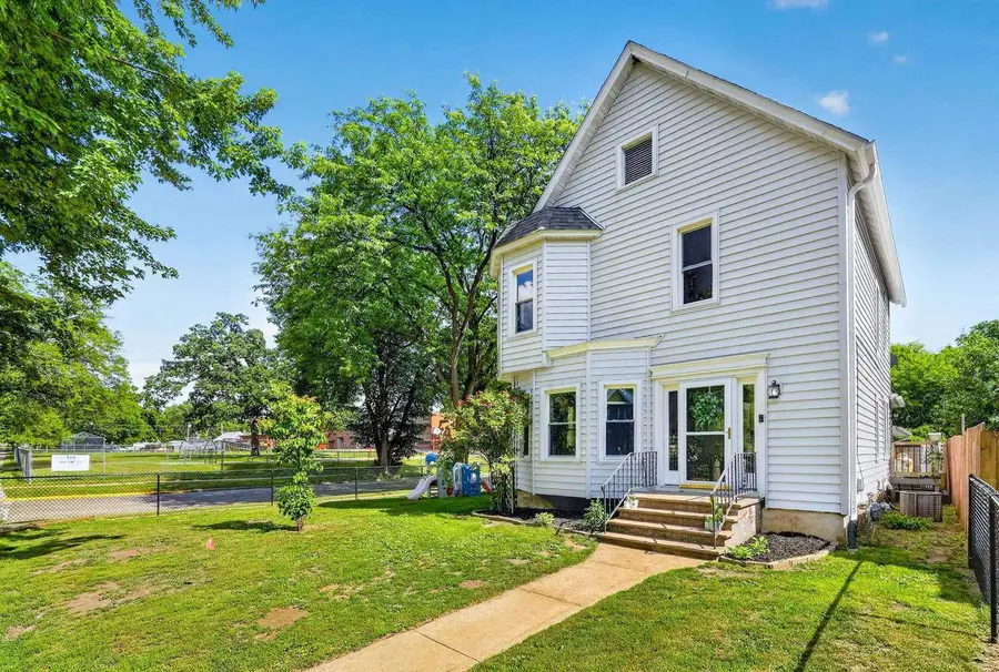 432 6th Street, Baraboo, WI 53913 - #2