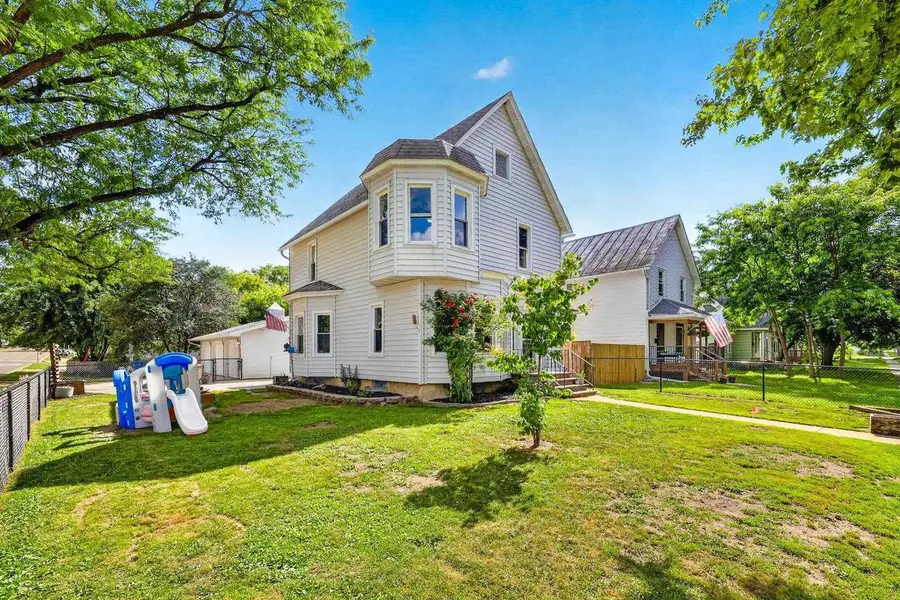432 6th Street, Baraboo, WI 53913 - #3