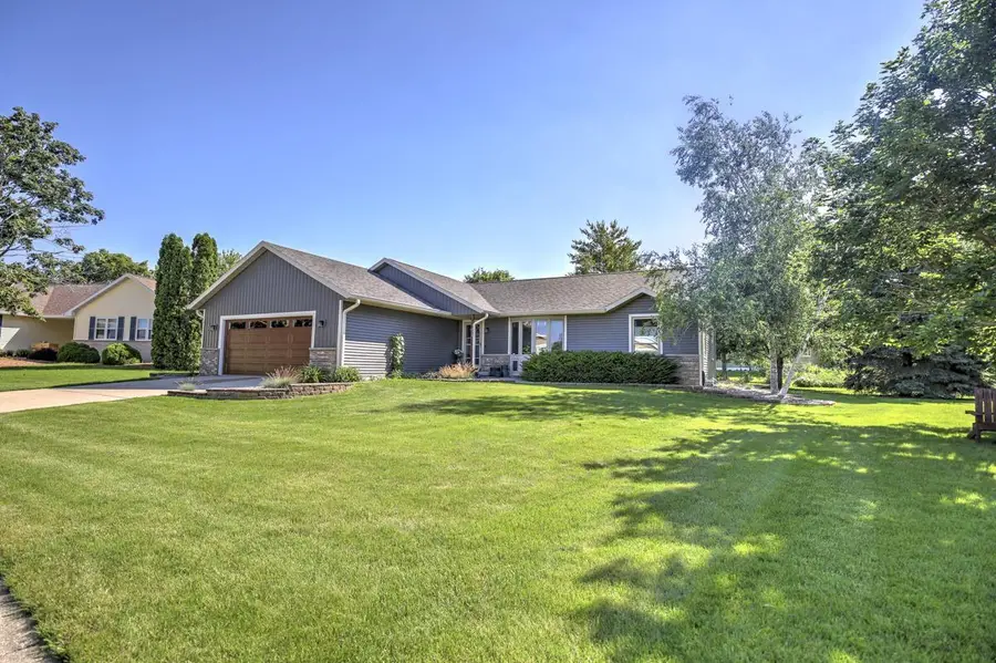 558 Spencer Drive, Evansville, WI 53536 - #2