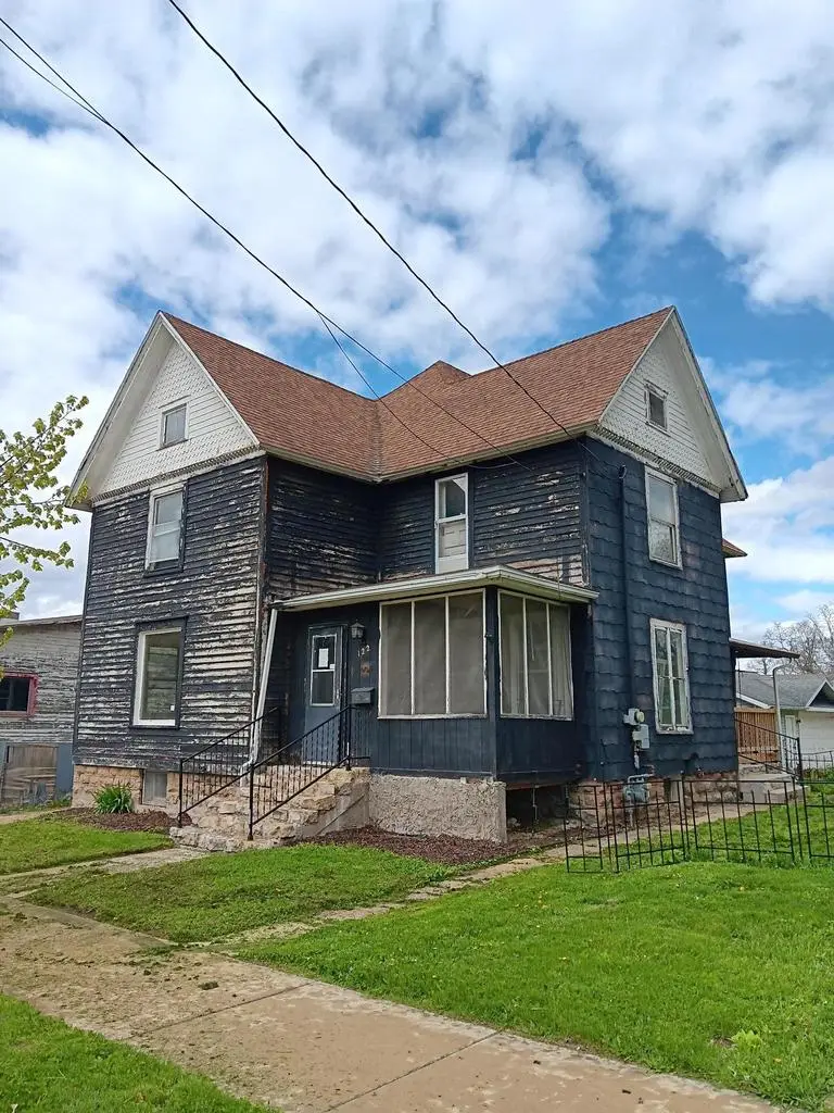 122 W Church Street, Columbus, WI 53925 - #1