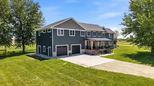 W9020 Breezy Point Road, Beaver Dam, WI 53916