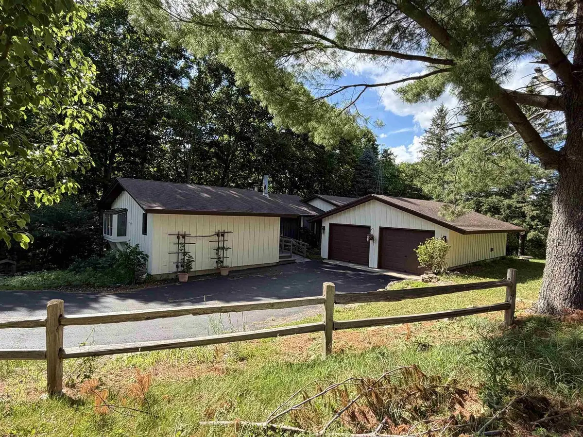 E2672 Remington Drive, La Valle, WI 53941 - #1