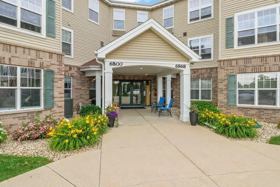 6828 Parkside Circle, Windsor, WI 53532 - #2
