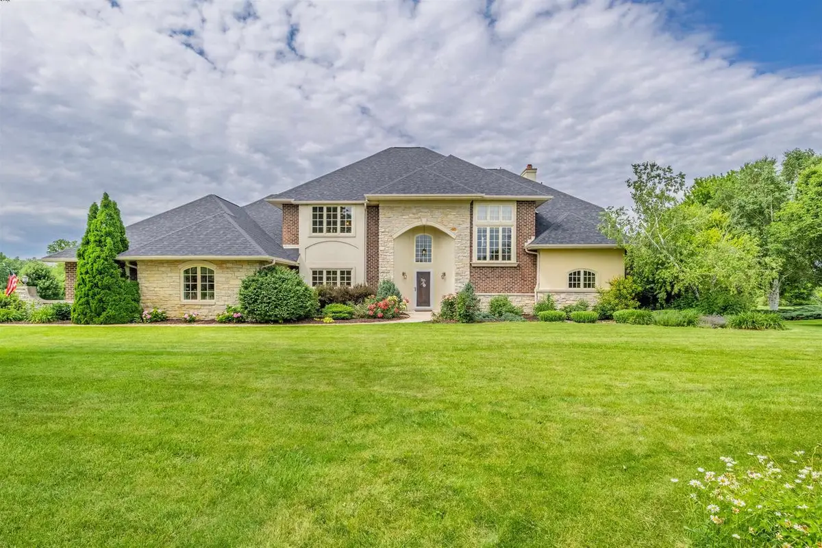 3002 Linnerud Drive, Stoughton, WI 53589 - #1