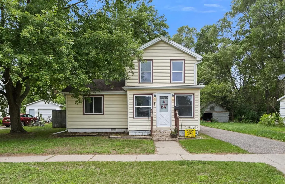 321 E Marion Street, Portage, WI 53901 - #1