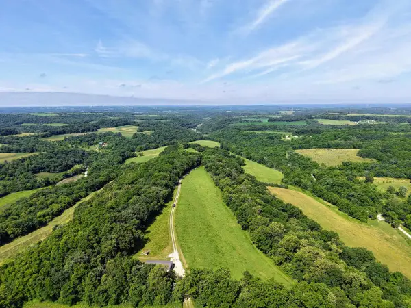 6050 Pine Knob Road, Boscobel, WI 53805