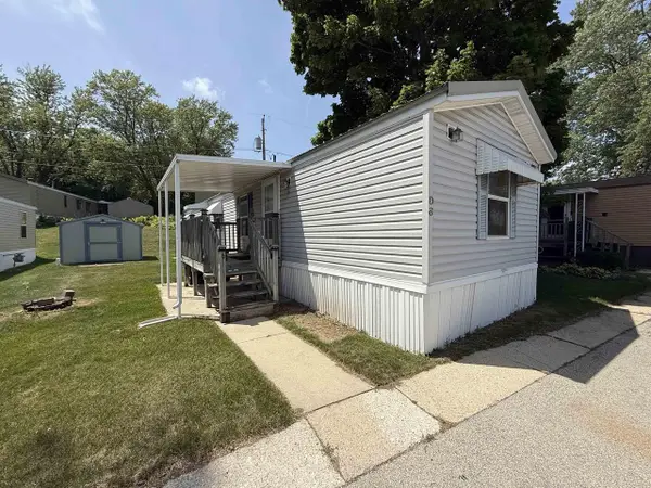 W211N11863 Hilltop Drive #D6, Germantown, WI 53022