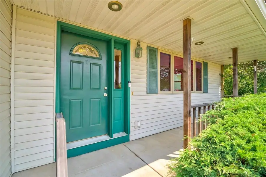 617 Windward Way, Oregon, WI 53575 - #3