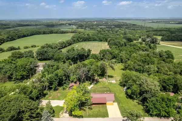 2137 W Creedy Road, Beloit, WI 53511