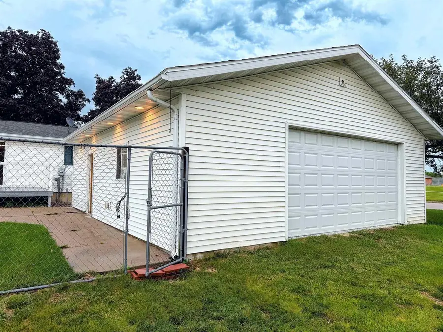 1317 S 5th Street, Prairie Du Chien, WI 53821 - #3