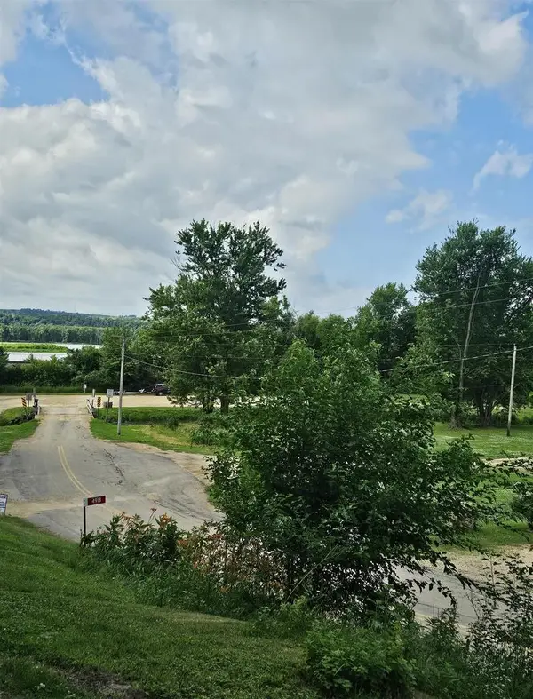 4918 County Rd N Road, Cassville, WI 53806