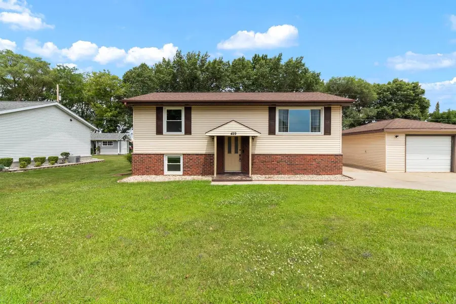 429 E Albert Street, Portage, WI 53901 - #2