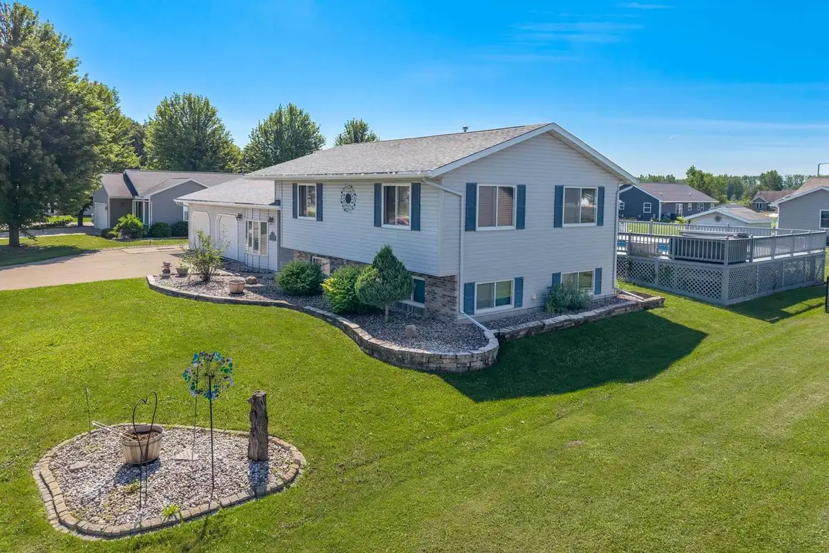 740 E Scott Street, Omro, WI 54963 - #1