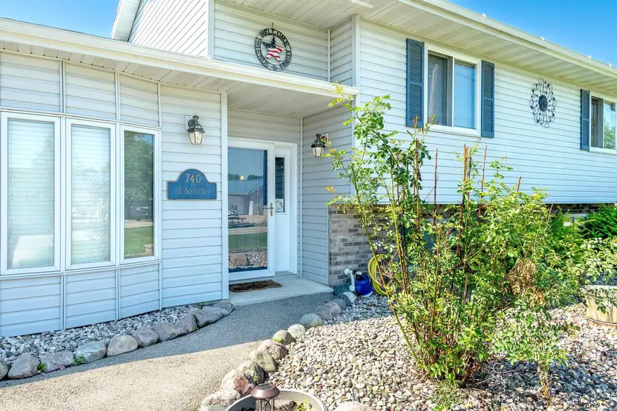 740 E Scott Street, Omro, WI 54963 - #2