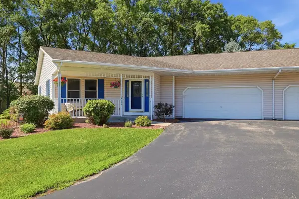 1180 Bloomingfield Drive #304, Whitewater, WI 53190