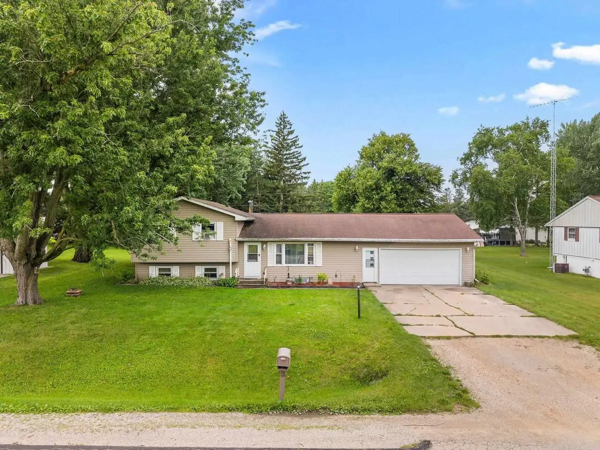 14 Arcade Glen Road, Ripon, WI 54971 - #1