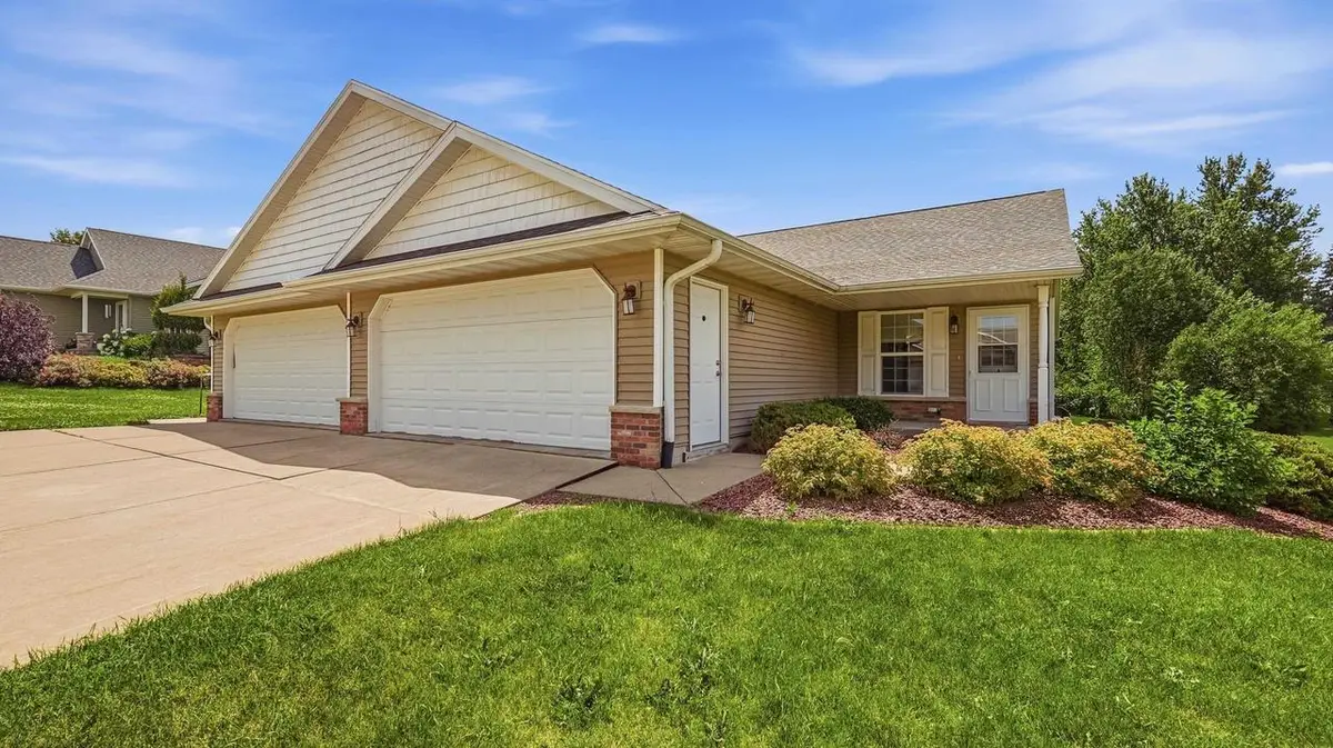 805 Heather Lane #A, Platteville, WI 53818 - #1