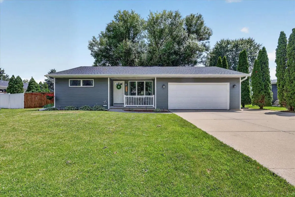 535 Greenview Drive, Evansville, WI 53536 - #1