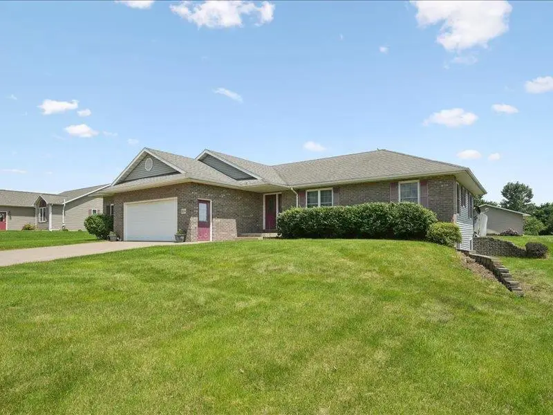 604 S Lincoln Street, Cuba City, WI 53807 - #3