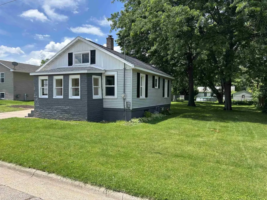 332 S Pine Street, Janesville, WI 53548 - #2