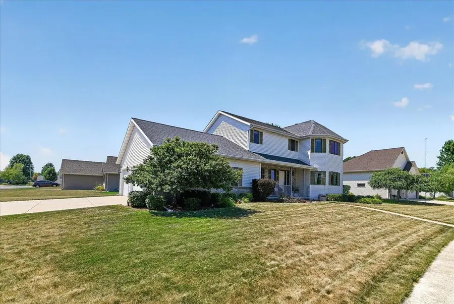 606 Cobblestone Way, Watertown, WI 53094 - #3