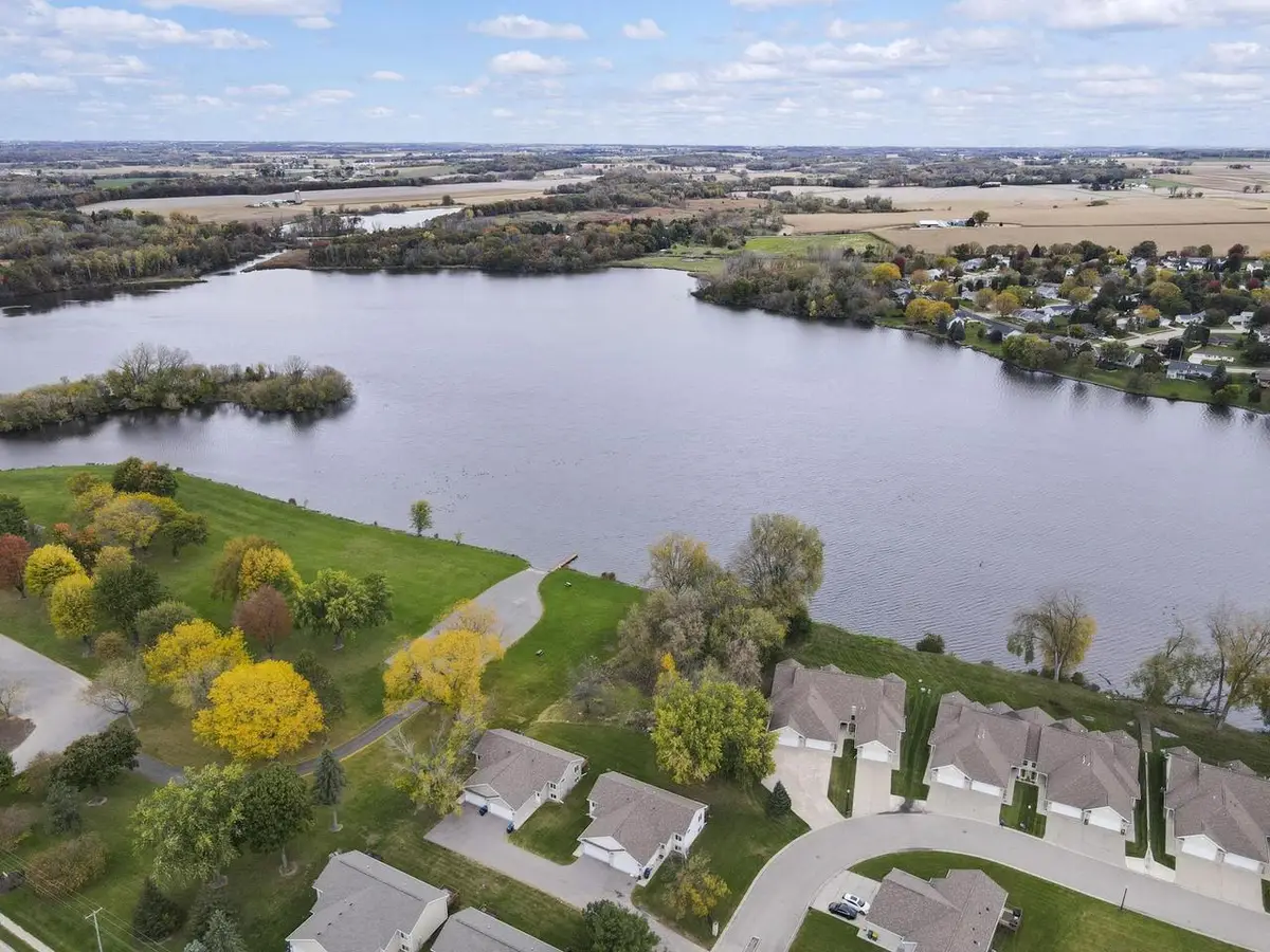 922-932 WATERS EDGE Court, Marshall, WI 53559 - #1