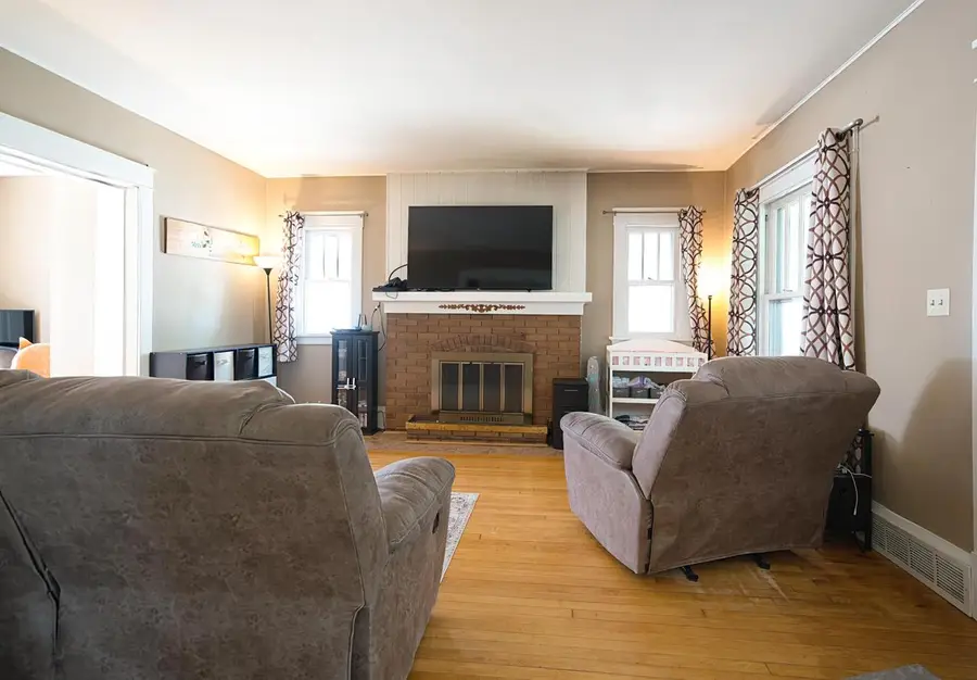 107 Clarence Street, Fort Atkinson, WI 53538 - #3