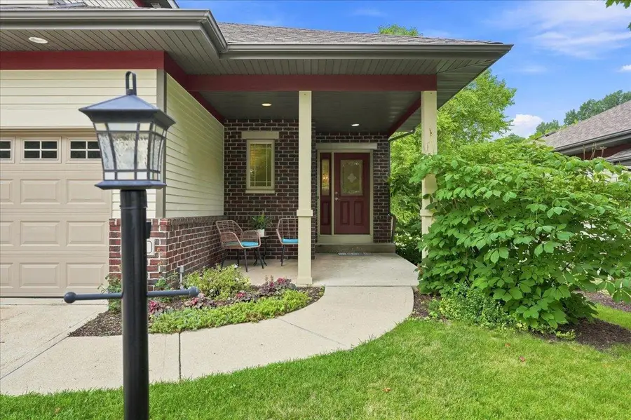 27 Windswept Way, Fitchburg, WI 53719 - #2