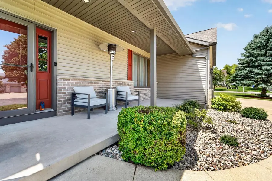 1000 Glen View Court, Mount Horeb, WI 53572 - #3
