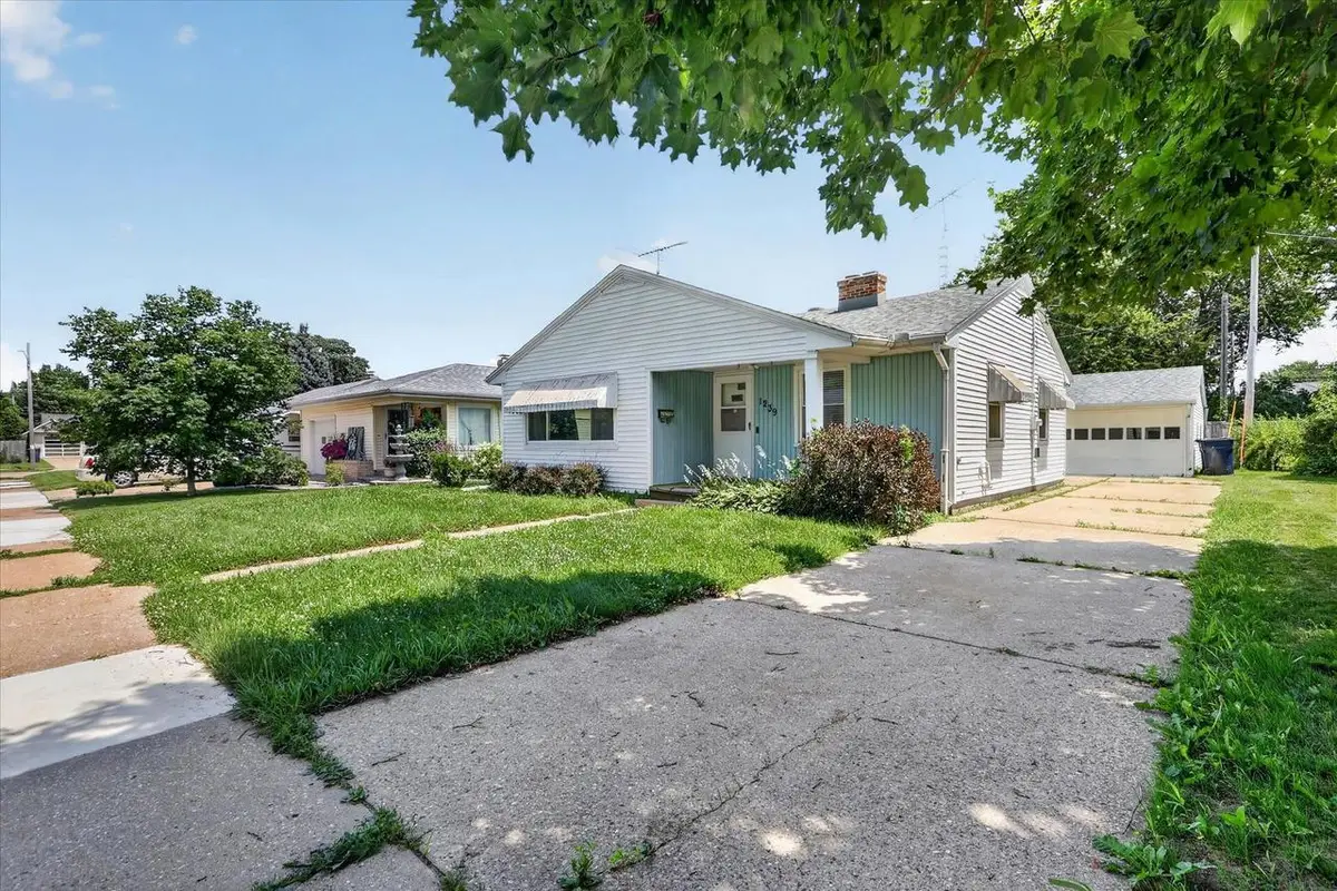 1239 S Terrace Street, Janesville, WI 53546 - #1