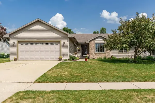 2608 N Wuthering Hills Drive, Janesville, WI 53546