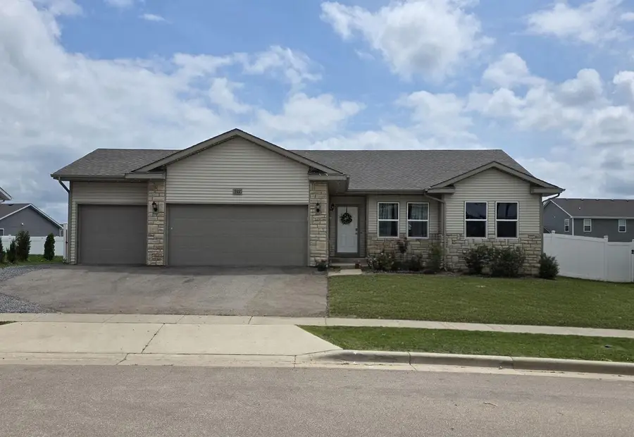 922 Margarets Way, Belleville, WI 53508 - #3