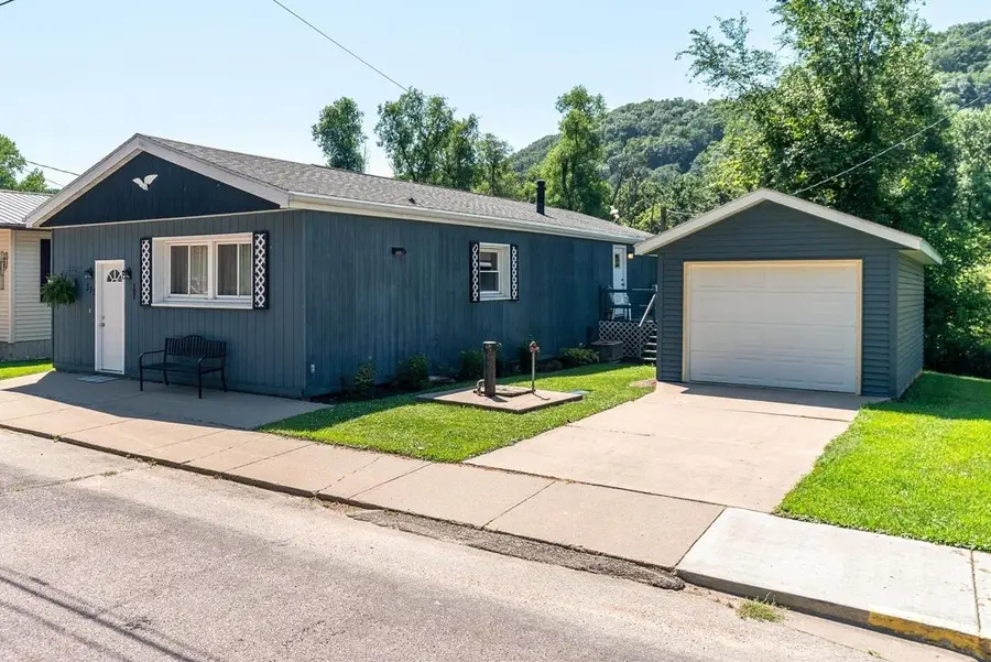 337 Spring Street, Lynxville, WI 54626 - #2