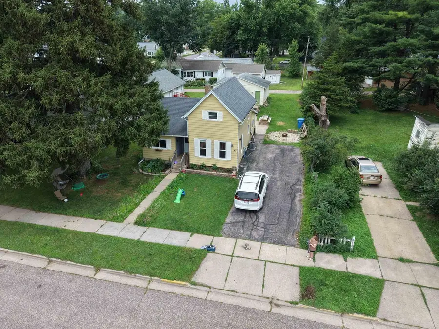 611 9th Street, Baraboo, WI 53913 - #2