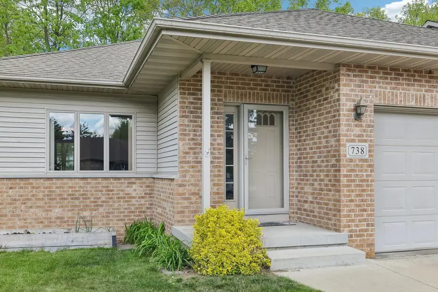 738 8th Street, Prairie Du Sac, WI 53578 - #2