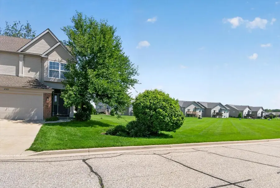6582 Kristines Way, South Beloit, IL 61080 - #2